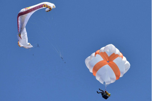 X-One paracaídas cudrado