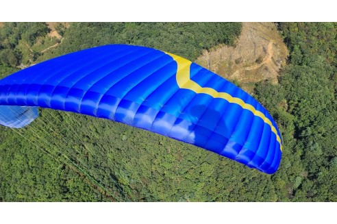 Hula, an ultralight paraglider for hike and fly from Davinci.