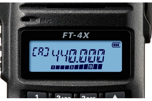 Emisora Yaesu FT-4XE