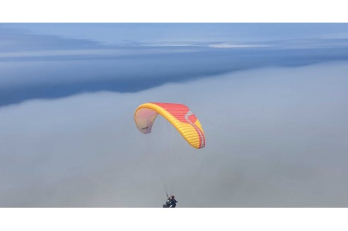 The Duet is the paraglider for making commercial tandems with ease and durability. Its fabric is excellent quality.