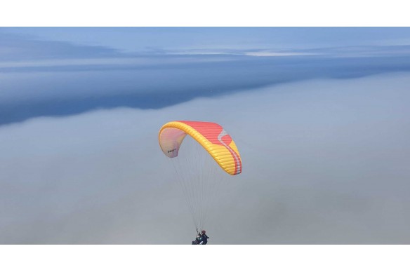 The Duet is the paraglider for making commercial tandems with ease and durability. Its fabric is excellent quality.