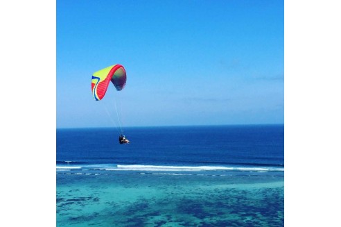 The Duet is the paraglider for making commercial tandems with ease and durability. Its fabric is excellent quality.