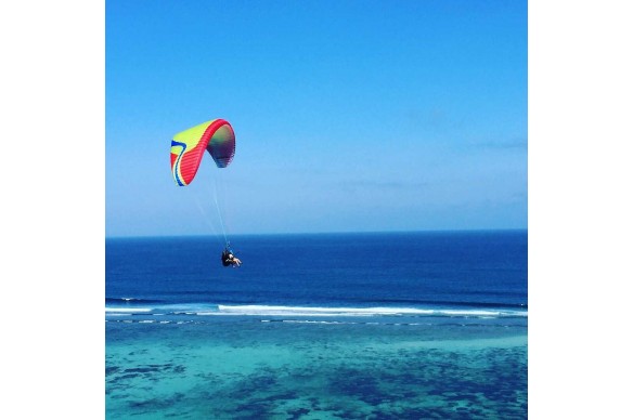 The Duet is the paraglider for making commercial tandems with ease and durability. Its fabric is excellent quality.