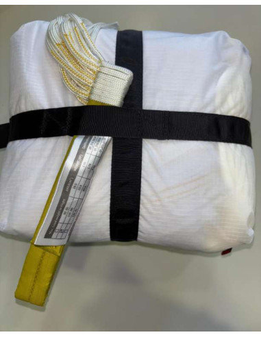 The Davinci Comma is a round PDA paragliding parachute, economical but with excellent performance.