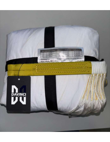 The Davinci Comma is a round PDA paragliding parachute, economical but with excellent performance.